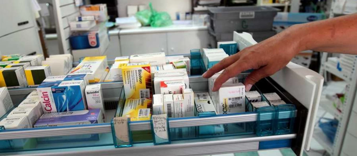 ΠΦΣ: Οι φαρμακοποιοί να μην προχωρήσουν στην προμήθεια διαγνωστικών τεστ για τον κορωνοϊό